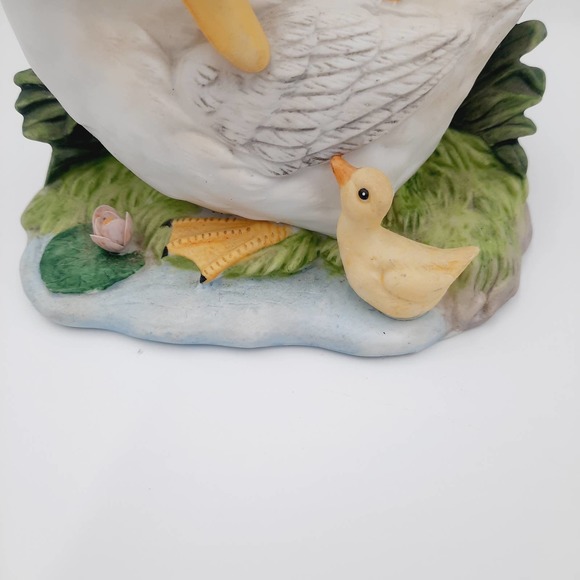 Vintage 1983 Enesco White Duck Mama & Baby Yellow Duckling Pond lily padFigurine - Picture 6 of 8